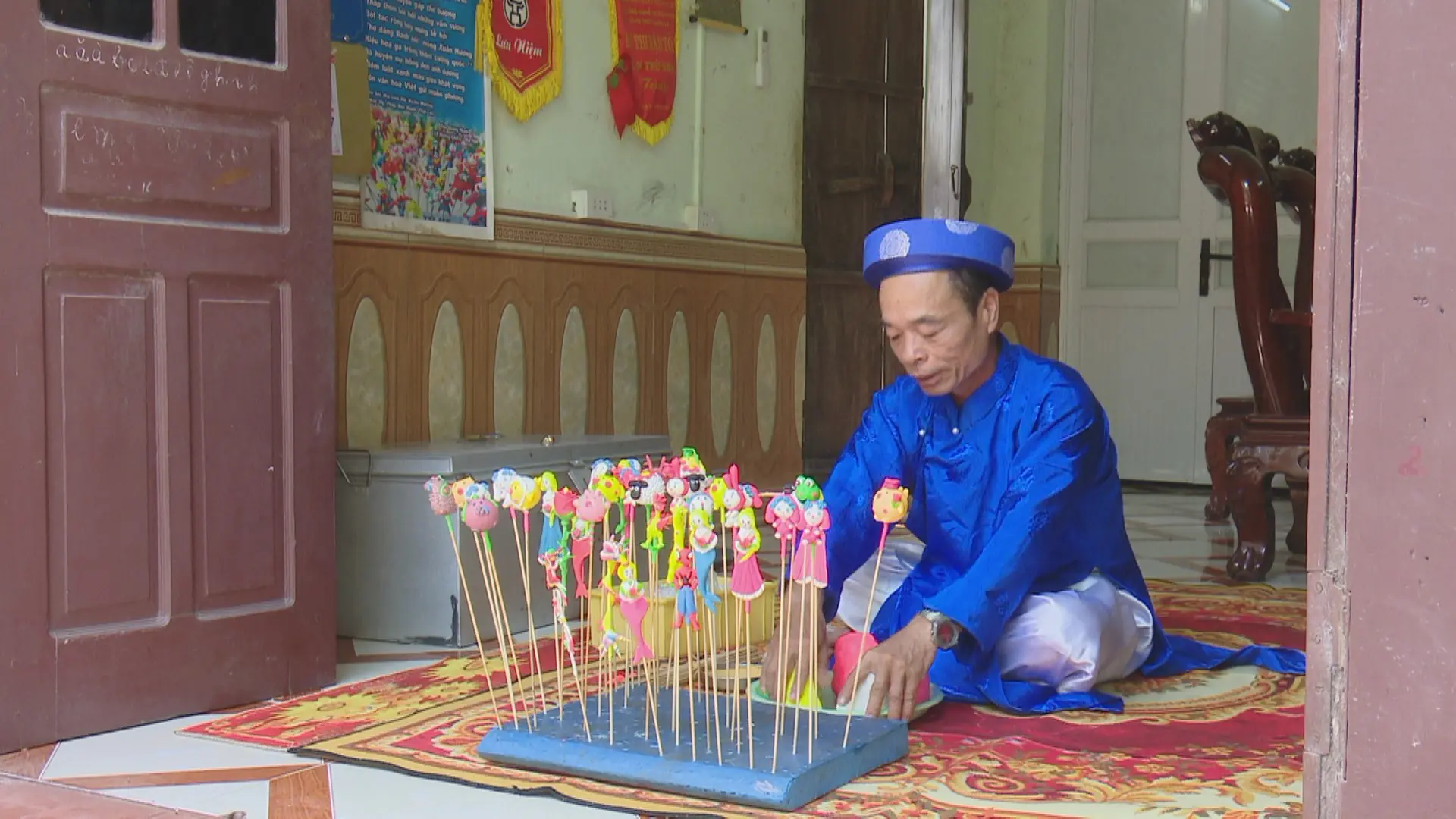 Làng Xuân La giữ hồn tò he giữa nhịp sống hiện đại